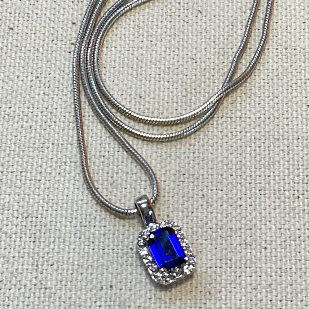 Stauer Dark Blue Sapphire Pendant Necklace – Vintage Glamour in a Gift Box